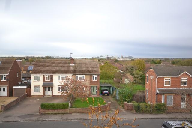 4 Bedroom End Terraced to Rent in Milton Keynes, MK5 8AQ