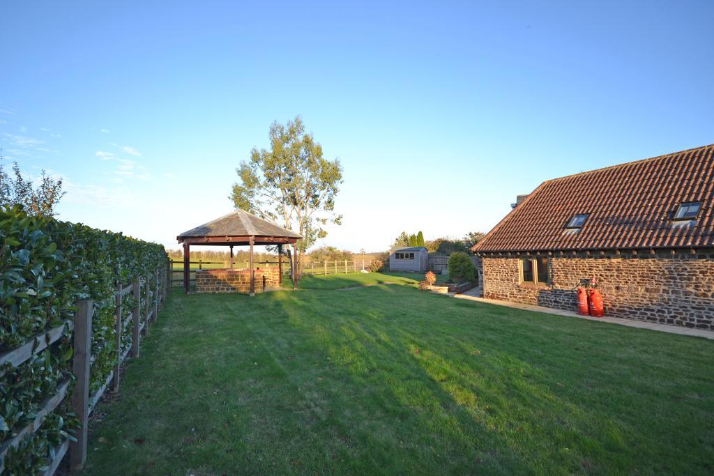 4 Bedroom Barn Conversion to Rent in Northampton, NN7 2DS