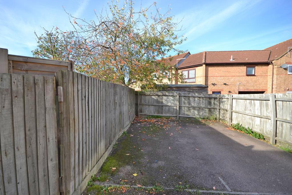 2 Bedroom Semi-Detached to Rent in Milton Keynes, MK7 6DU