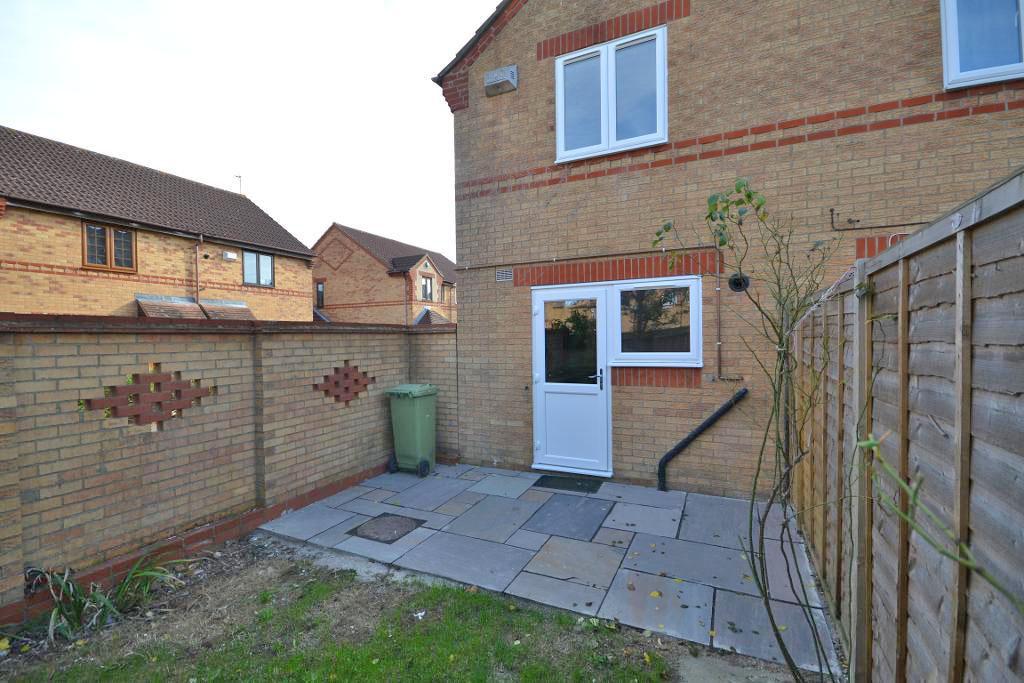 2 Bedroom Semi-Detached to Rent in Milton Keynes, MK7 6DU