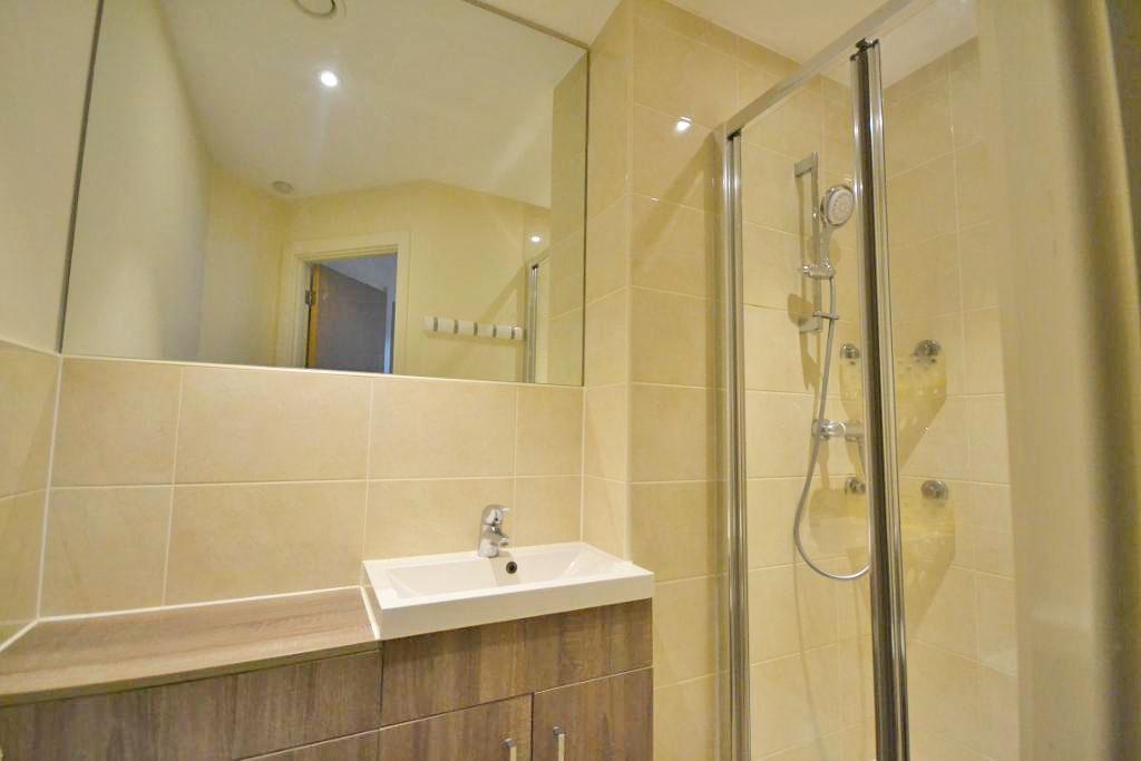 2 Bedroom Apartment to Rent in Milton Keynes, MK9 2HS