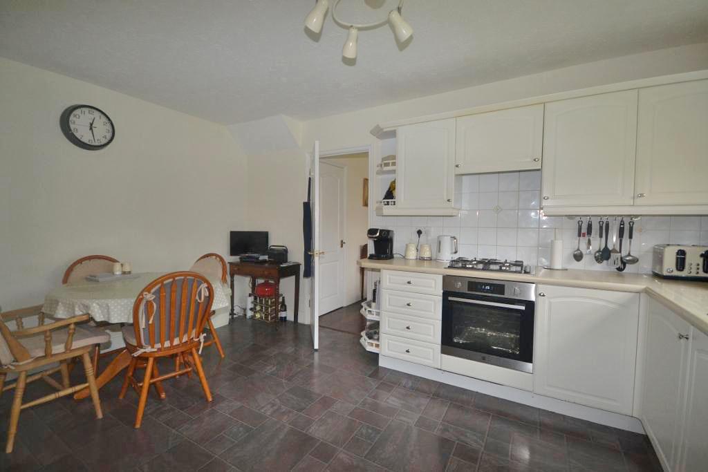 4 Bedroom Detached to Rent in Milton Keynes, MK4 3BU