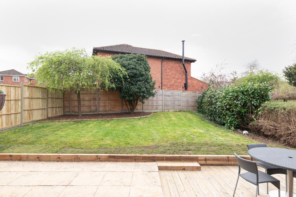 4 Bedroom Detached for Sale in Milton Keynes, MK15 9BJ