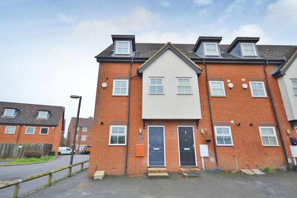 3 Bedroom End Terraced for Sale in Milton Keynes, MK4 4GA