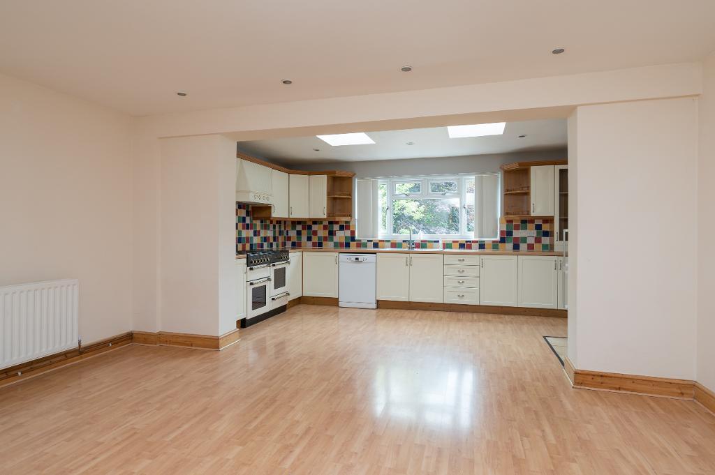 3 Bedroom Semi-Detached for Sale in Great Horwood, MK17 0QR