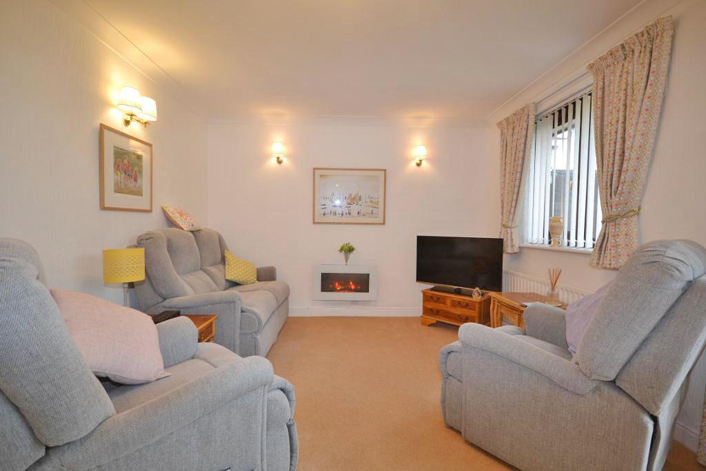 3 Bedroom Semi-Detached for Sale in Milton Keynes, MK12 6LL