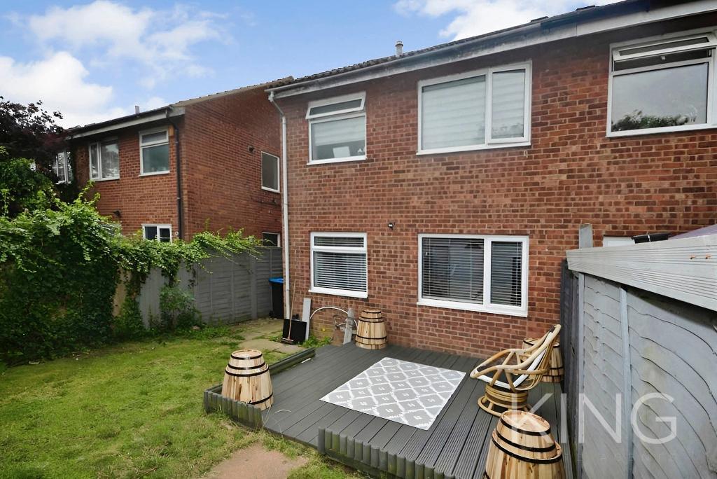 3 Bedroom Semi-Detached for Sale in Milton Keynes, MK14 6BG