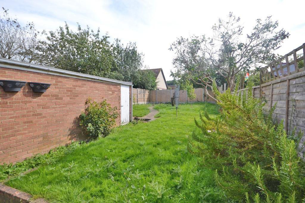 3 Bedroom Semi-Detached for Sale in Milton Keynes, MK17 0AS