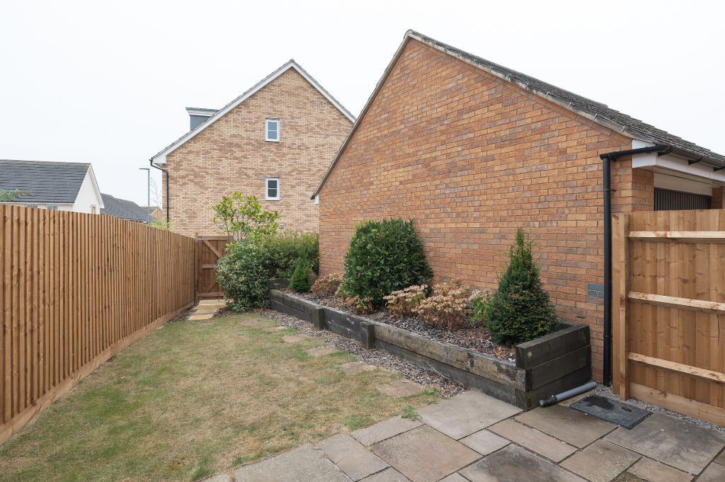 3 Bedroom Semi-Detached for Sale in Milton Keynes, MK11 4AL