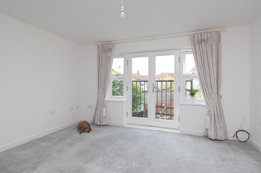 3 Bedroom Semi-Detached for Sale in Milton Keynes, MK4 4TH