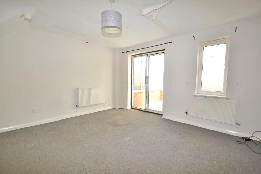 2 Bedroom Semi-Detached for Sale in Milton Keynes, MK4 2RH