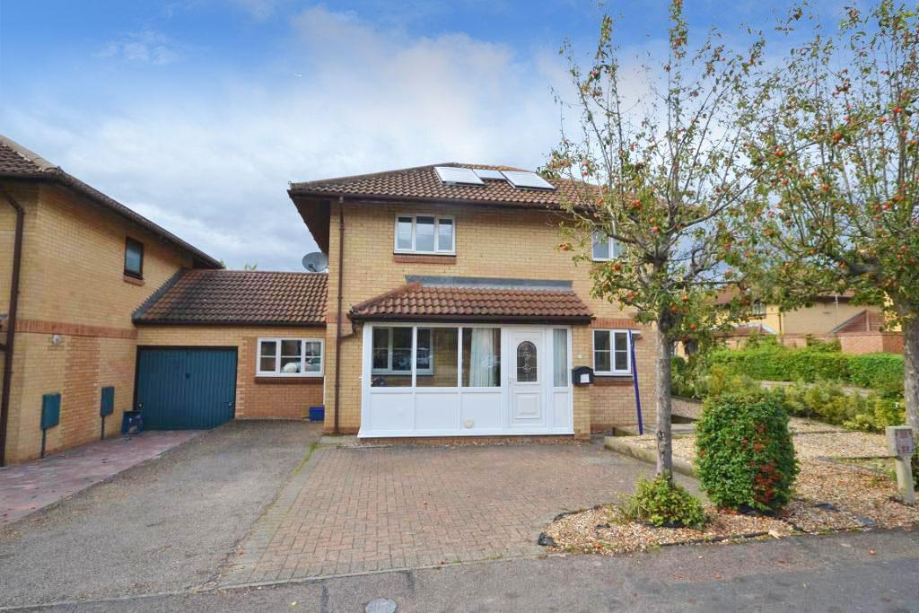 3  Bed Detached Property to Rent in Milton Keynes, MK8 9DZ