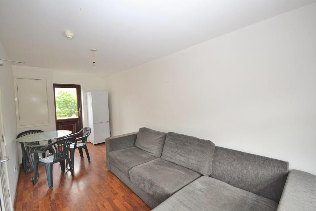 1 Bedroom Room to Rent in Milton Keynes, MK6 2XN