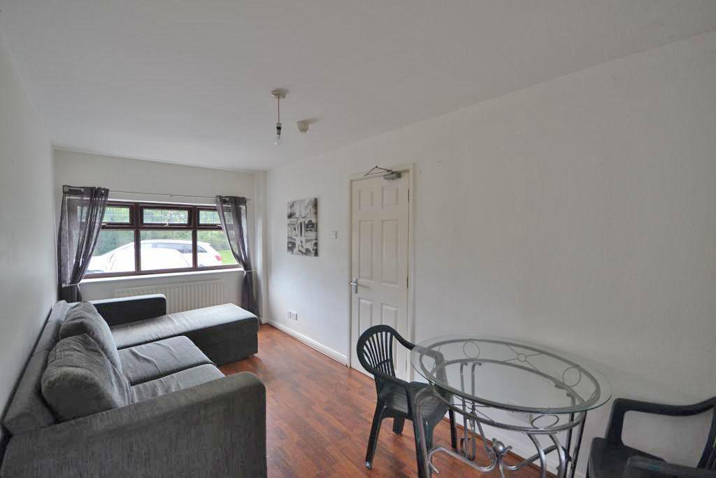 1 Bedroom Room to Rent in Milton Keynes, MK6 2XN