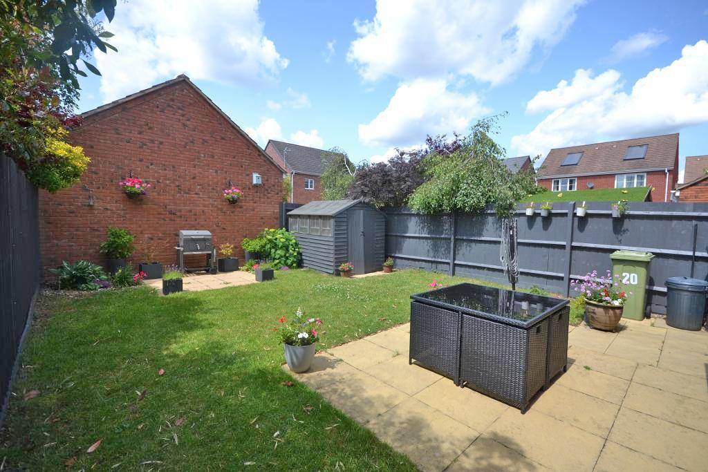 4 Bedroom Detached for Sale in Milton Keynes, MK10 7BE