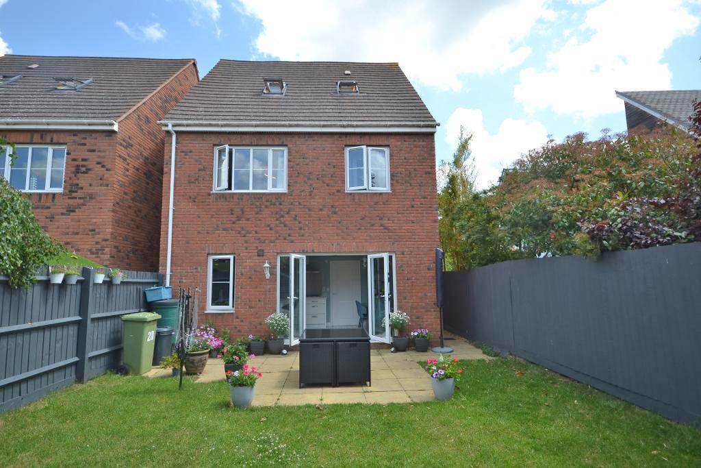 4 Bedroom Detached for Sale in Milton Keynes, MK10 7BE