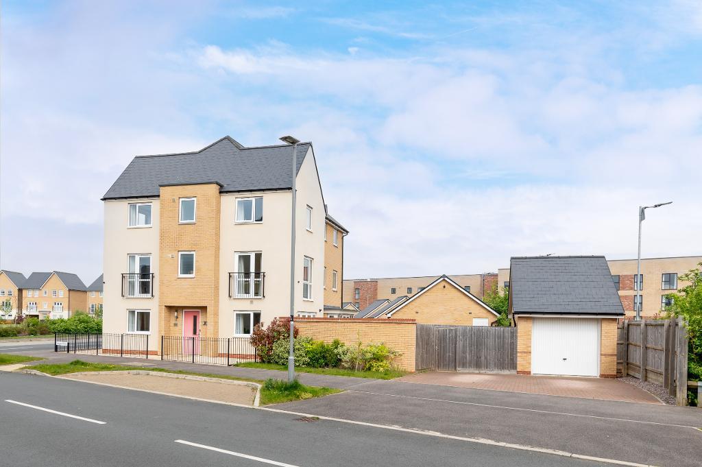 3  Bed Semi-Detached Property to Rent in Milton Keynes, MK10 7JB