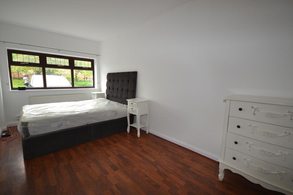 1 Bedroom Room to Rent in Milton Keynes, MK6 2XN