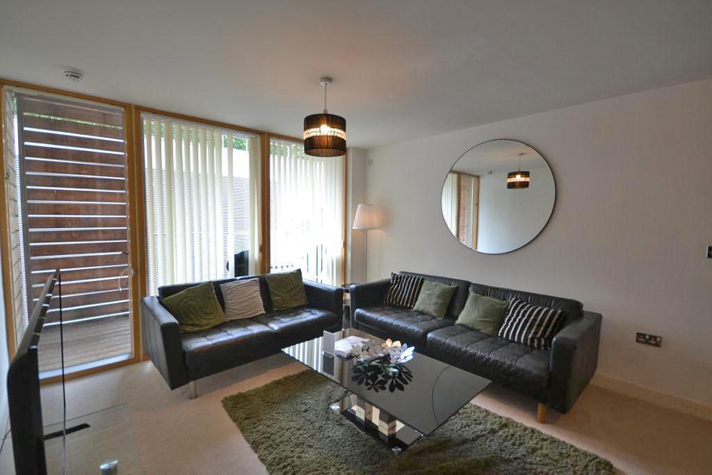 2 Bedroom Apartment to Rent in Milton Keynes, MK9 2FD