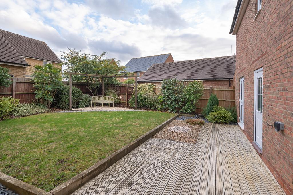 3 Bedroom Detached for Sale in Milton Keynes, MK10 7FR