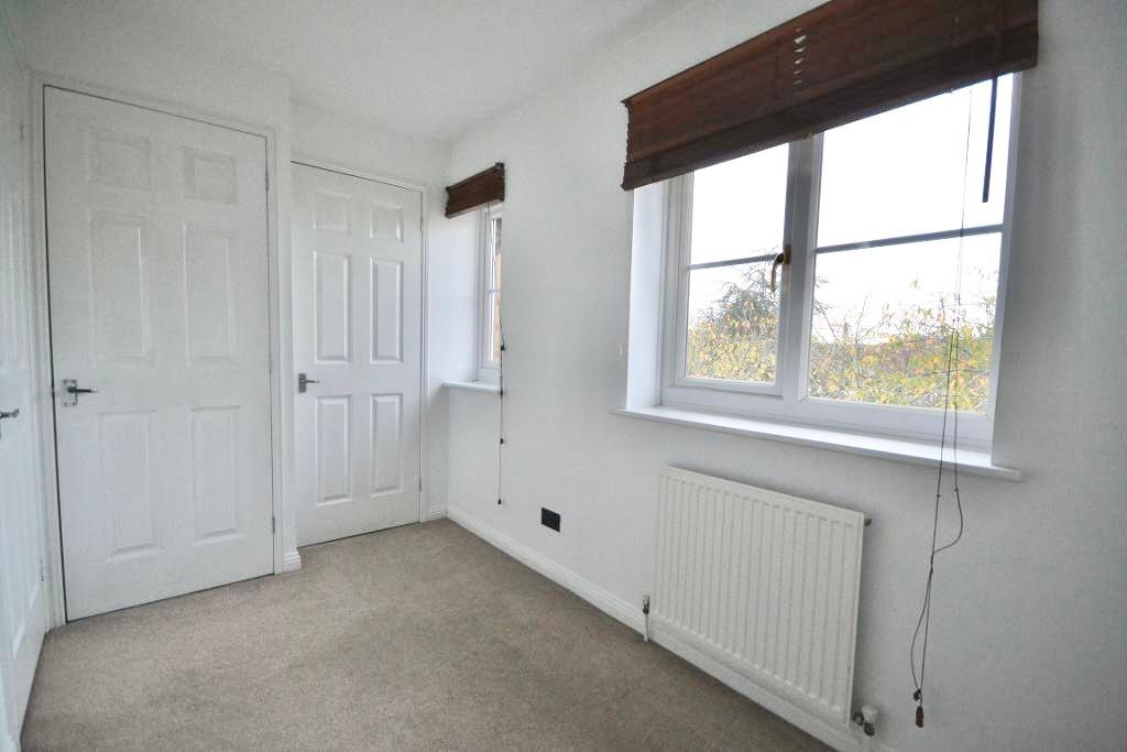 2 Bedroom Terraced to Rent in Milton Keynes, MK4 3AH