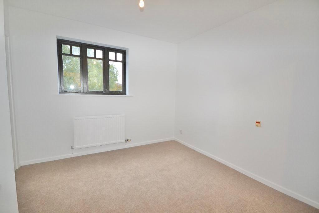 2 Bedroom Semi-Detached for Sale in Milton Keynes, MK4 1HQ