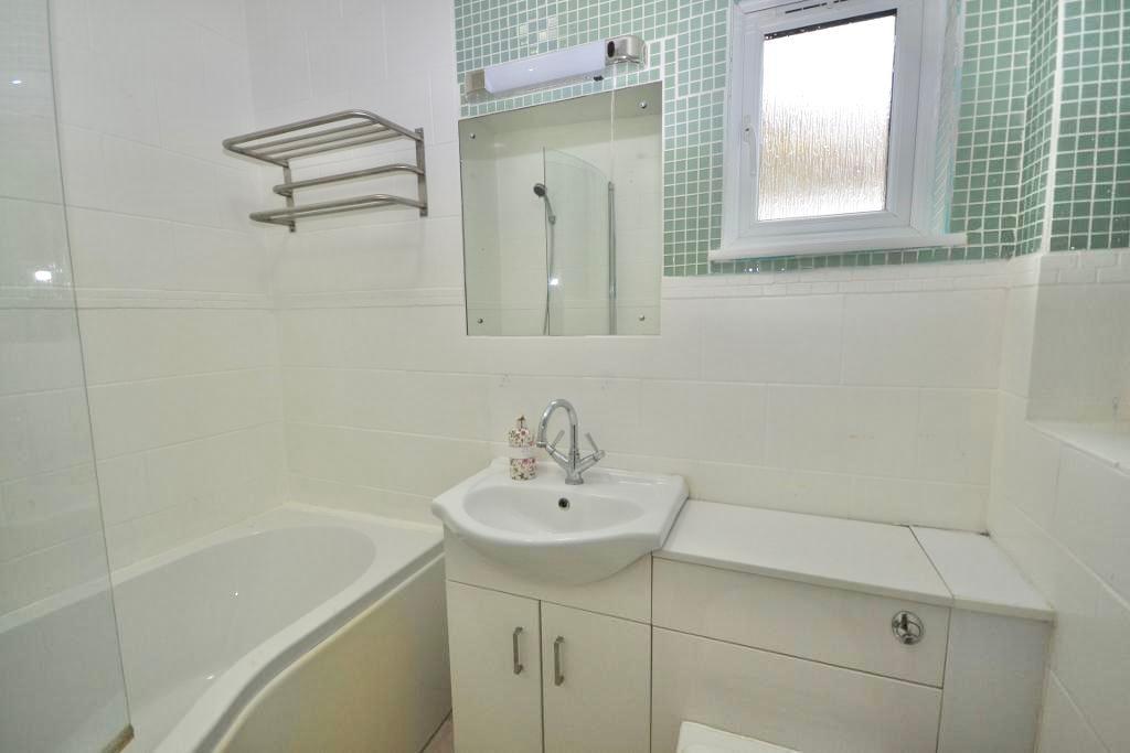 3 Bedroom Detached to Rent in Milton Keynes, MK19 7LQ