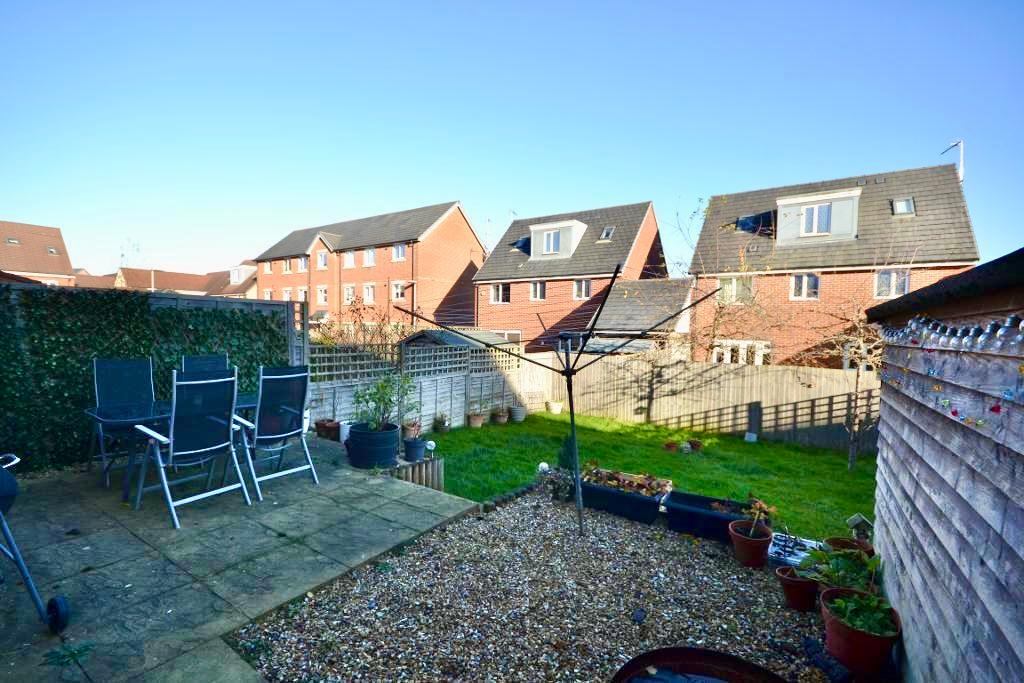 4 Bedroom Semi-Detached to Rent in Milton Keynes, MK3 5GX