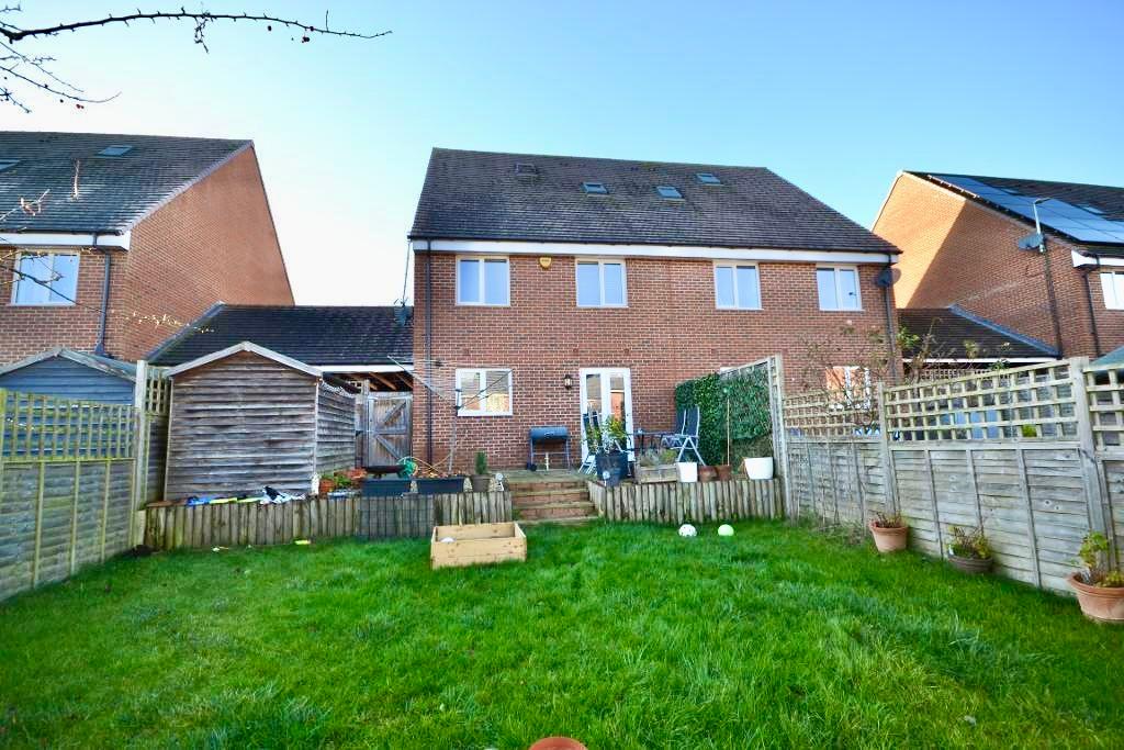 4 Bedroom Semi-Detached to Rent in Milton Keynes, MK3 5GX