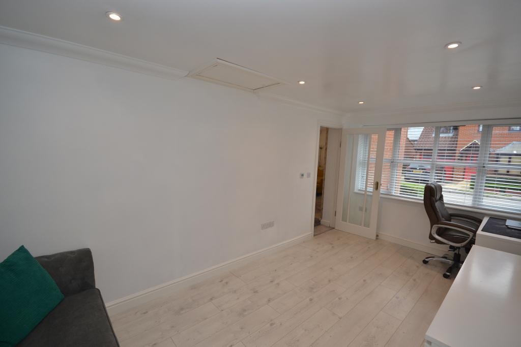 3 Bedroom Detached for Sale in Milton Keynes, MK10 9HS