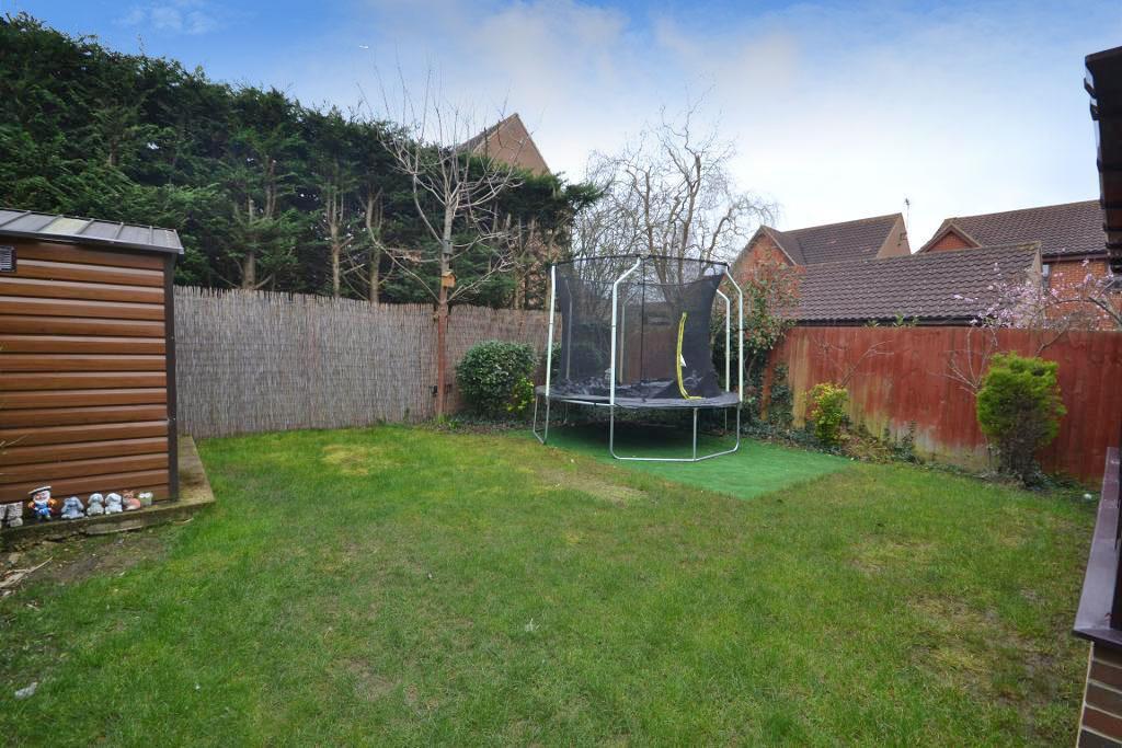 3 Bedroom Detached for Sale in Milton Keynes, MK10 9HS