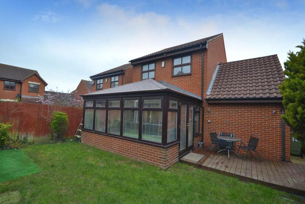 3 Bedroom Detached for Sale in Milton Keynes, MK10 9HS