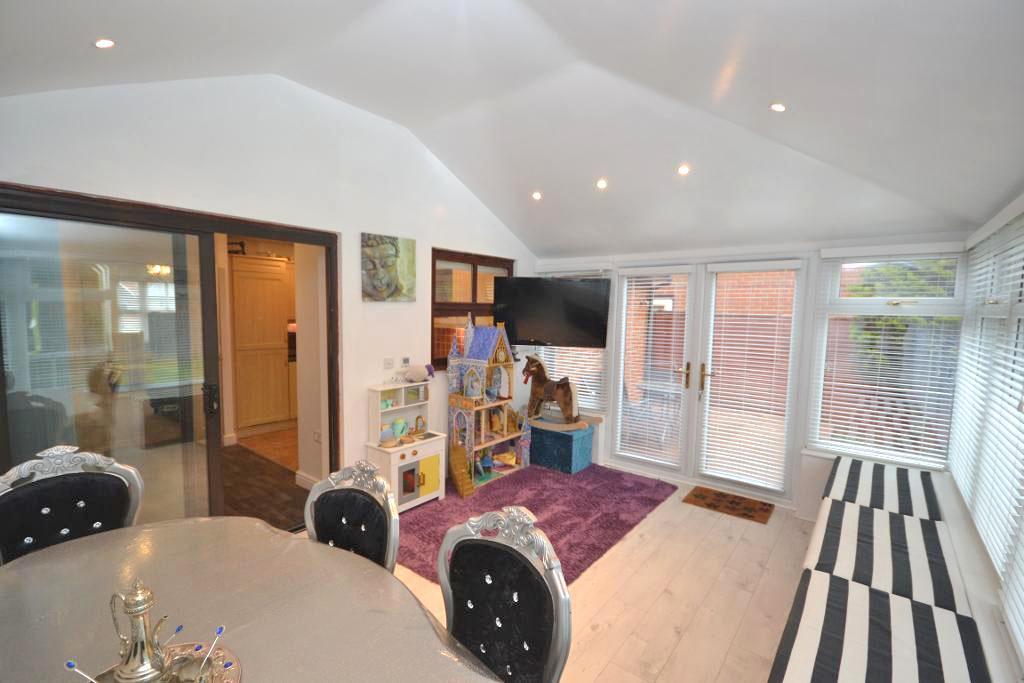 3 Bedroom Detached for Sale in Milton Keynes, MK10 9HS