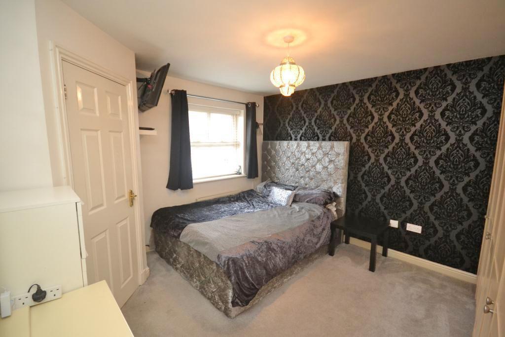 3 Bedroom Detached for Sale in Milton Keynes, MK10 9HS