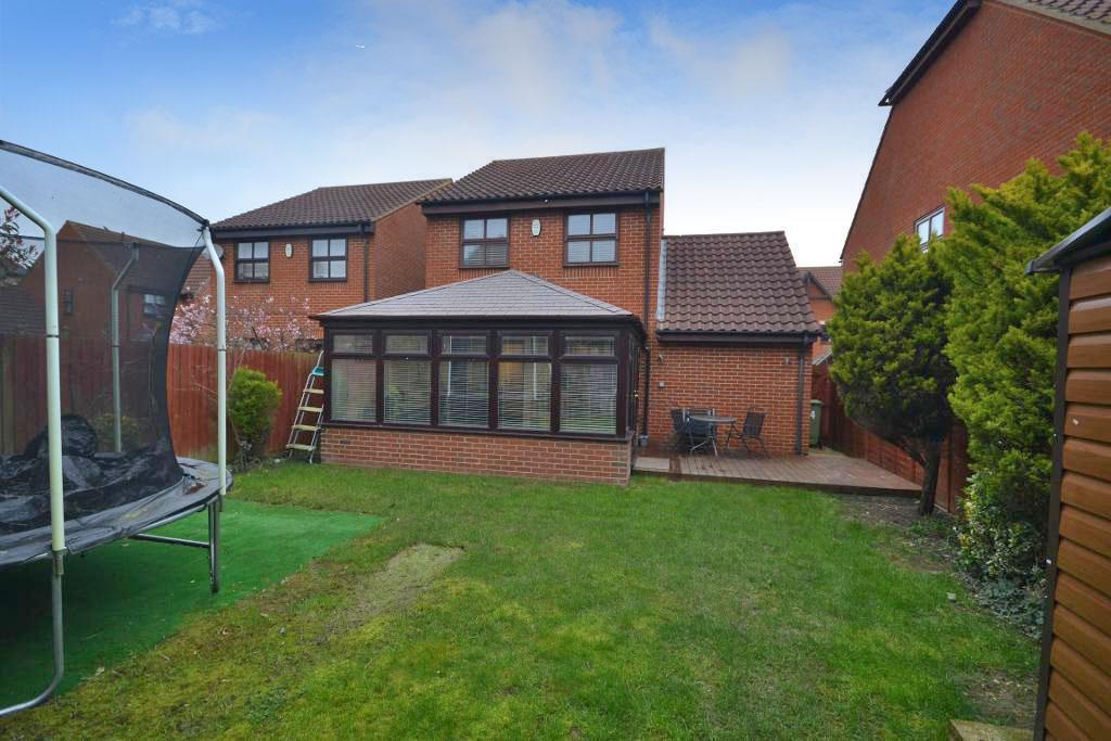 3 Bedroom Detached for Sale in Milton Keynes, MK10 9HS