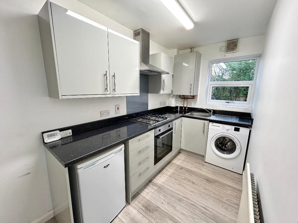 1 Bedroom Semi-Detached for Sale in Milton Keyens, MK4 2JQ