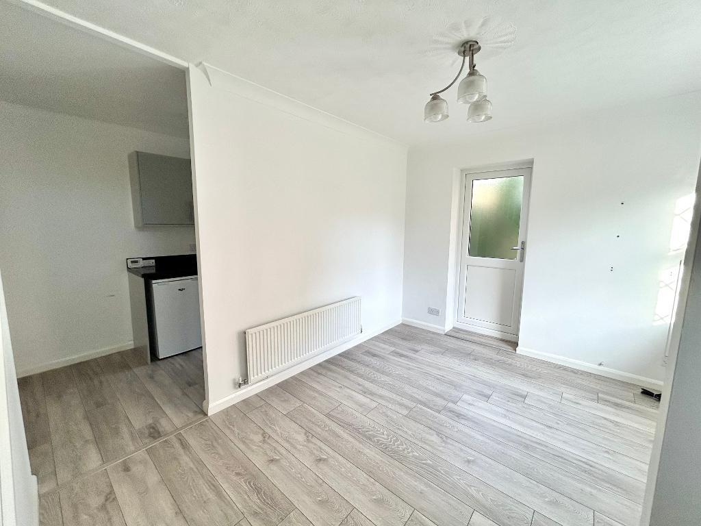 1 Bedroom Semi-Detached for Sale in Milton Keyens, MK4 2JQ