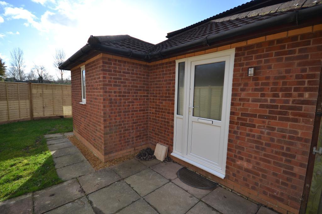 1 Bedroom Bungalow for Sale in Milton Keynes, MK8 0AP