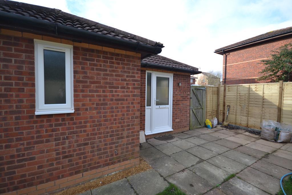 1 Bedroom Bungalow for Sale in Milton Keynes, MK8 0AP