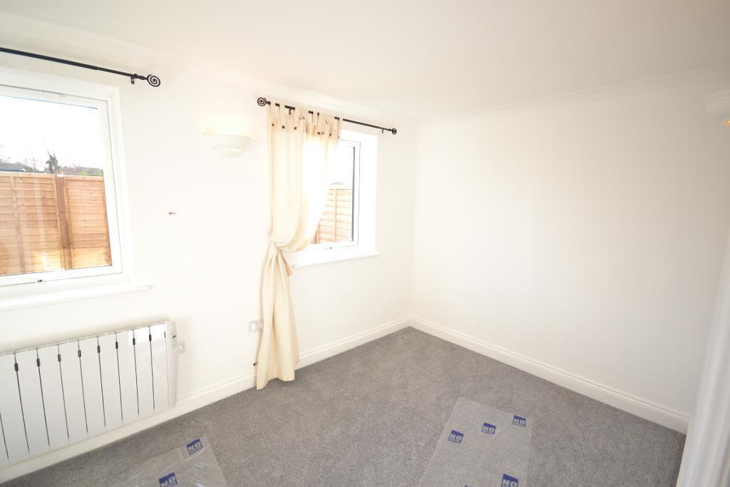 1 Bedroom Bungalow for Sale in Milton Keynes, MK8 0AP