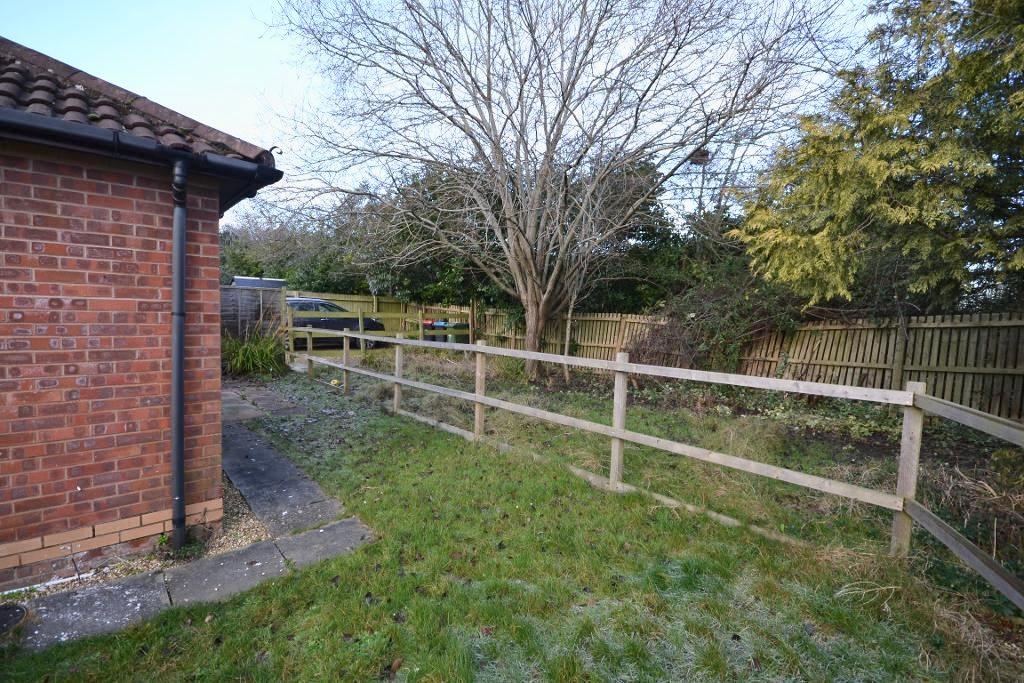 1 Bedroom Bungalow for Sale in Milton Keynes, MK8 0AP