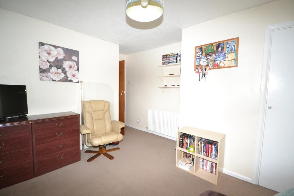 3 Bedroom Semi-Detached for Sale in Milton Keynes, MK3 6NP