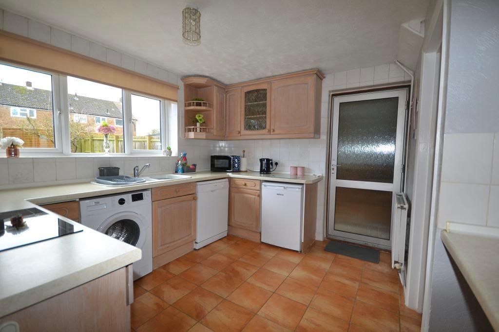 3 Bedroom Semi-Detached for Sale in Milton Keynes, MK3 6NP