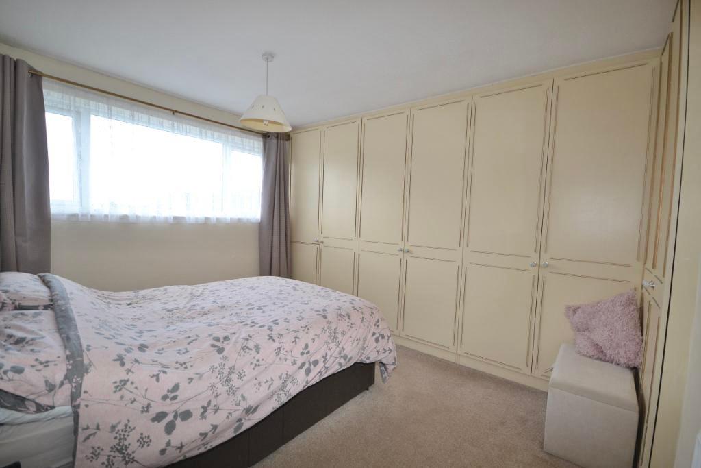 3 Bedroom Semi-Detached for Sale in Milton Keynes, MK3 6NP