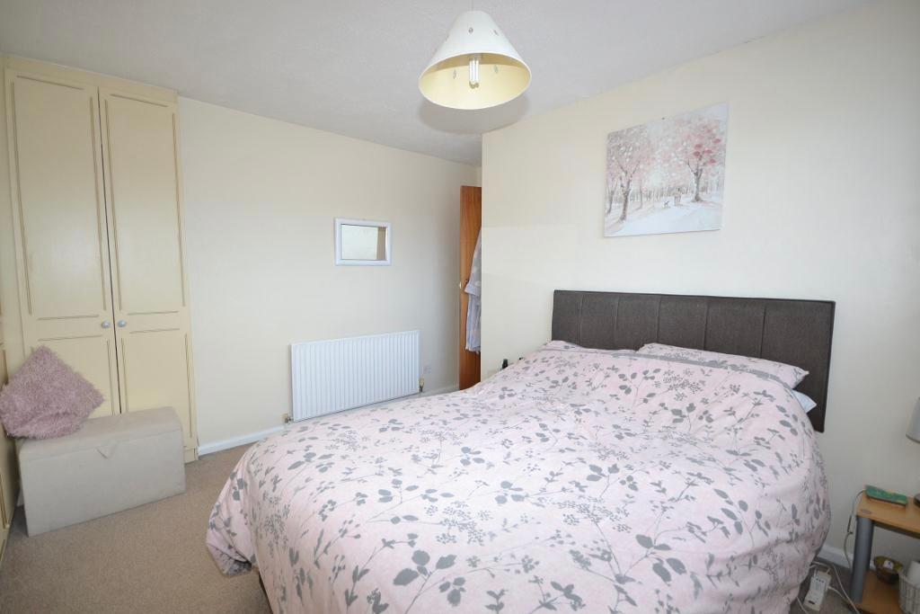 3 Bedroom Semi-Detached for Sale in Milton Keynes, MK3 6NP