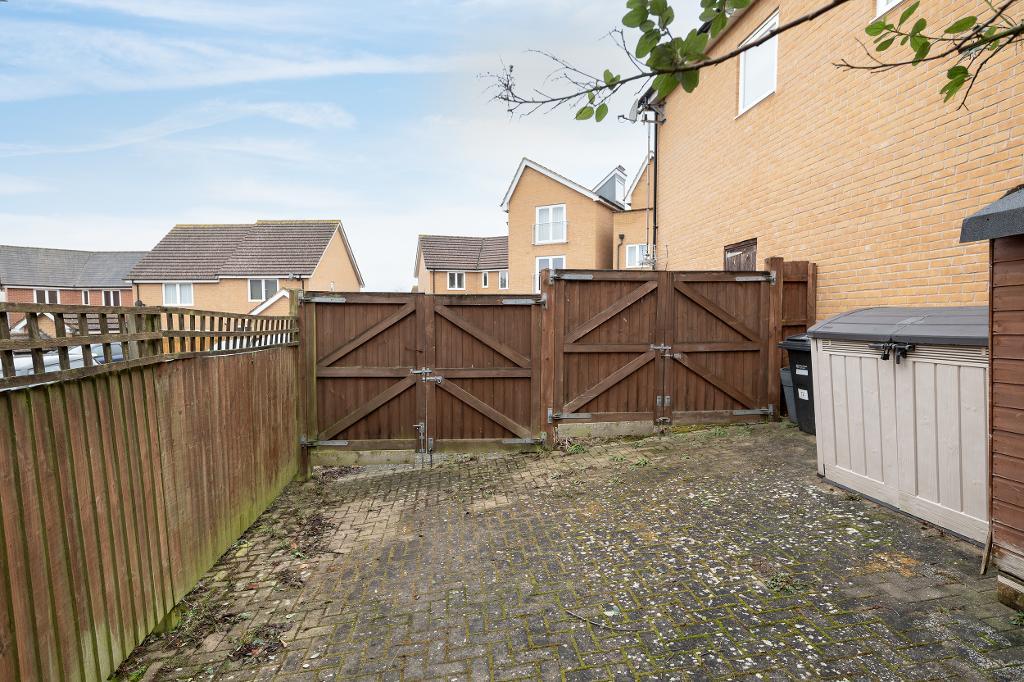 4 Bedroom Terraced for Sale in Milton Keynes, MK4 4HY