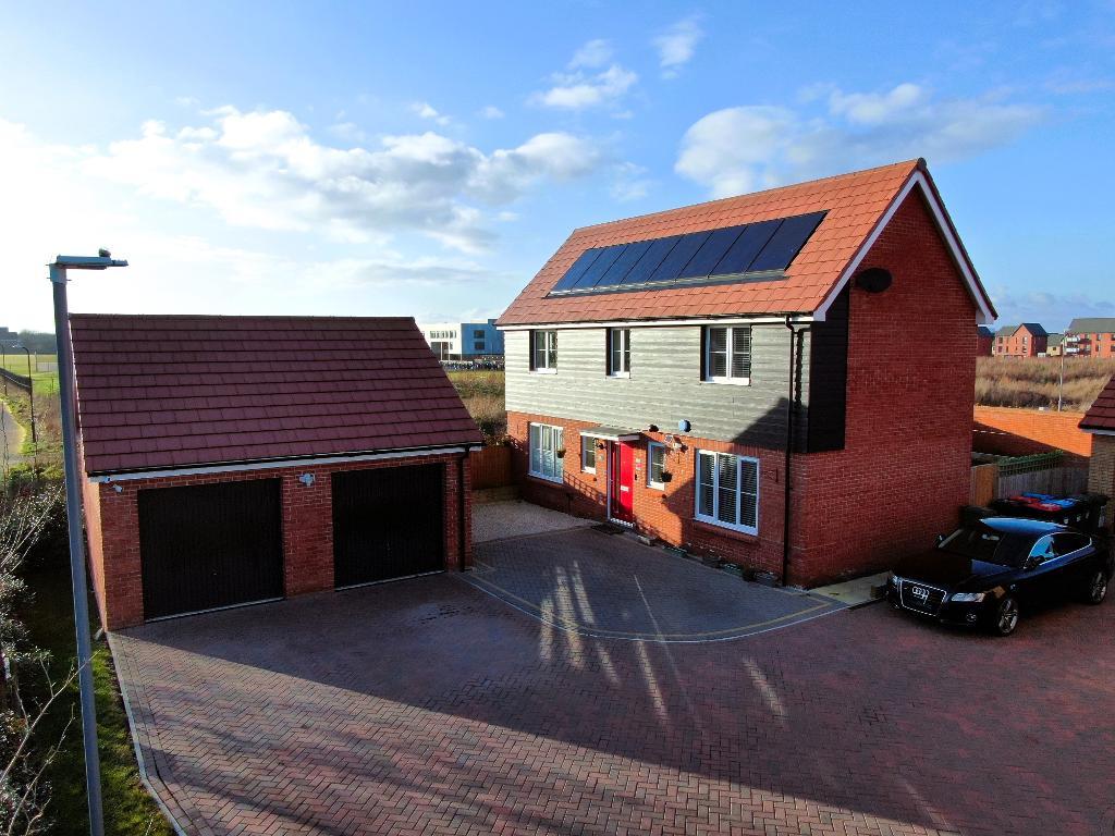 4 Bedroom Detached for Sale in Milton Keynes, MK17 8NZ