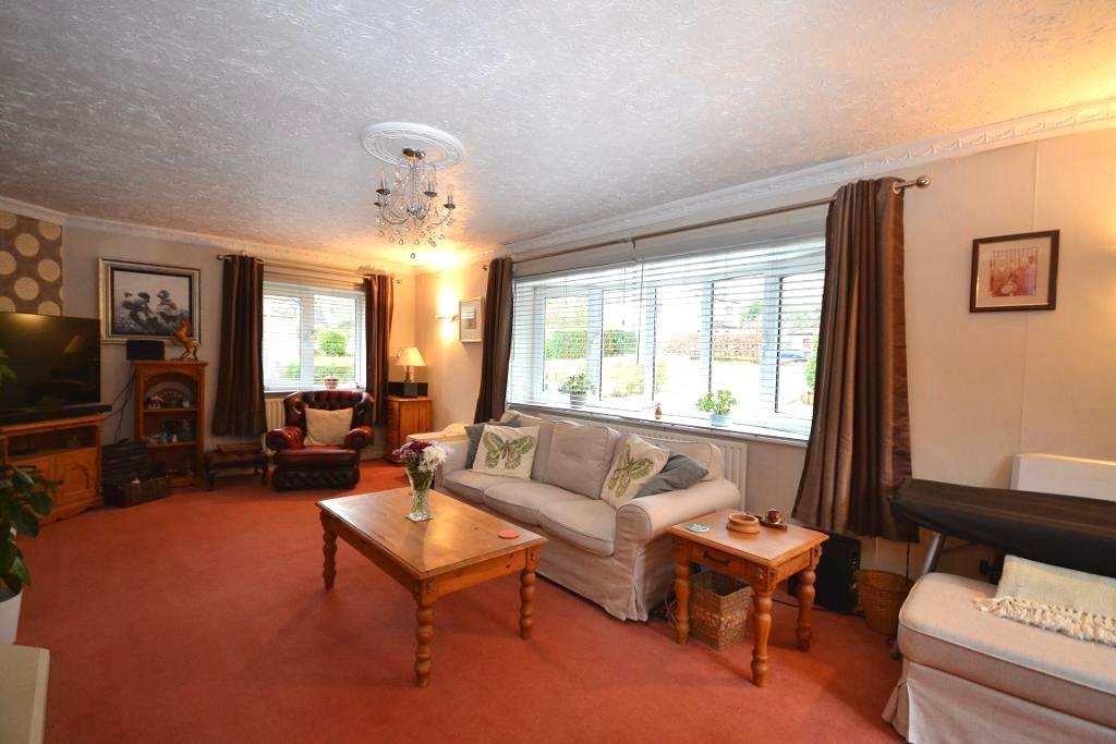 3 Bedroom Detached for Sale in Milton Keynes, MK5 8AG