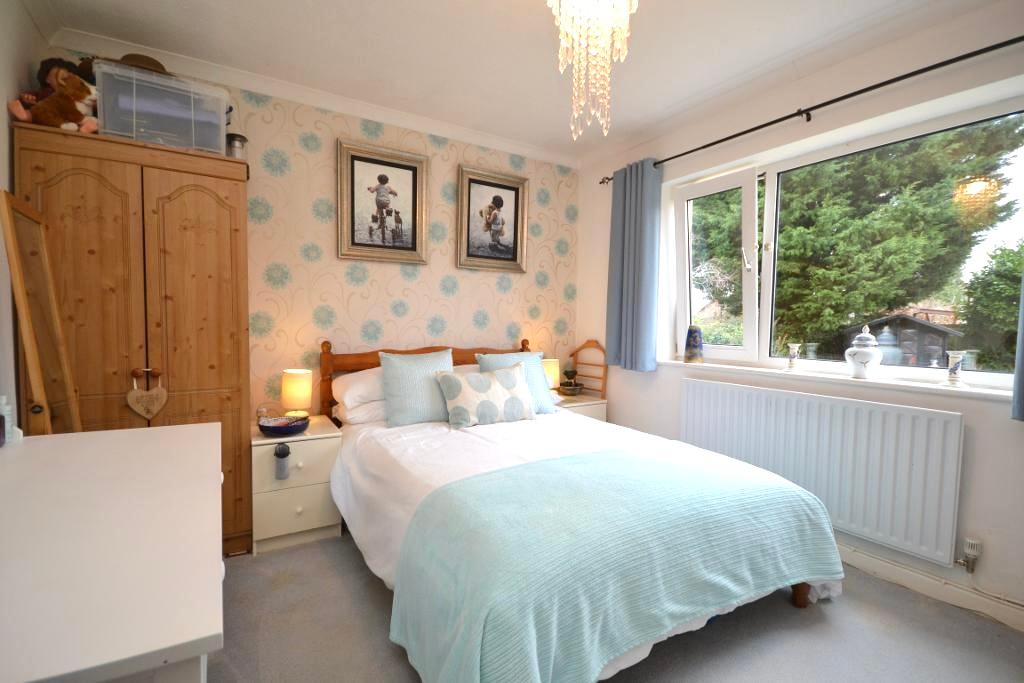 3 Bedroom Detached for Sale in Milton Keynes, MK5 8AG