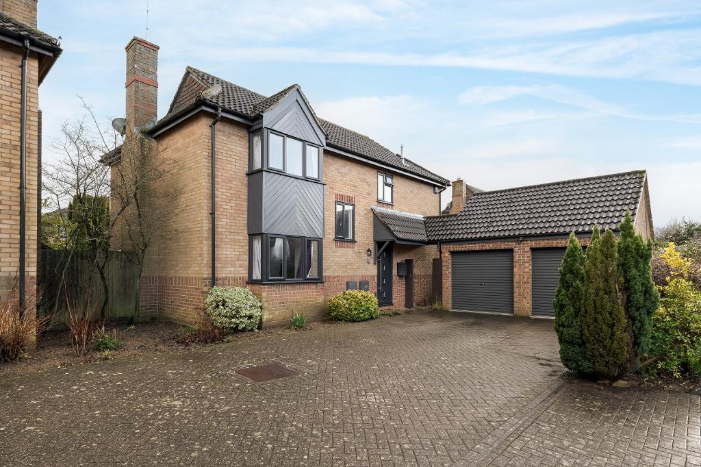 4 Bedroom Detached for Sale in Hartwell, NN7 2HG